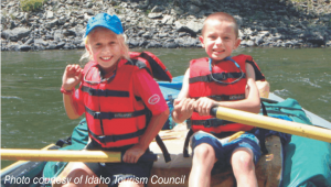 Kids in raft - Recreation image